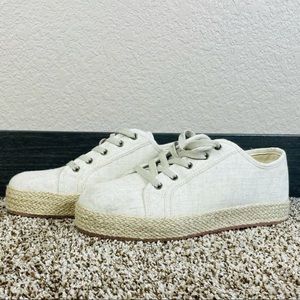 3/$25 🖤 NWOT Fall Linen Sneakers